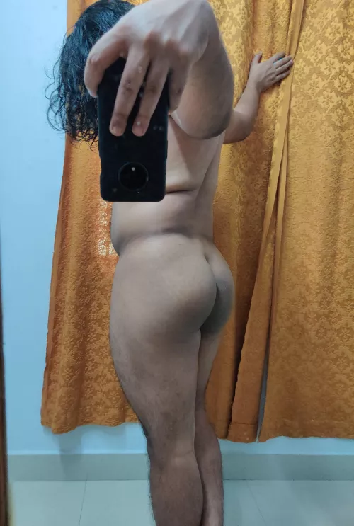 Squats doing its wonders! 🤤🍑