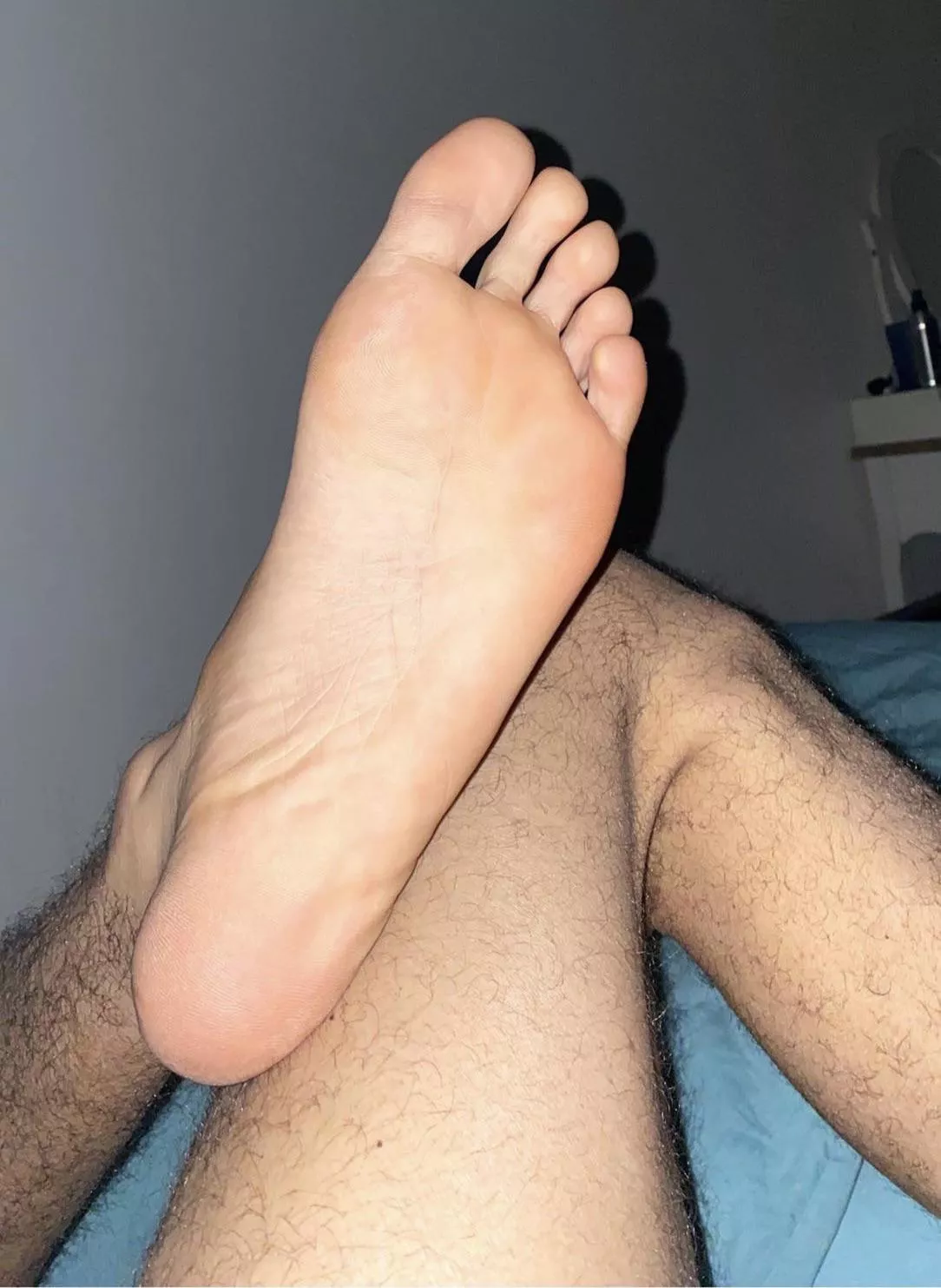 ��Start licking hte teos or the sole?