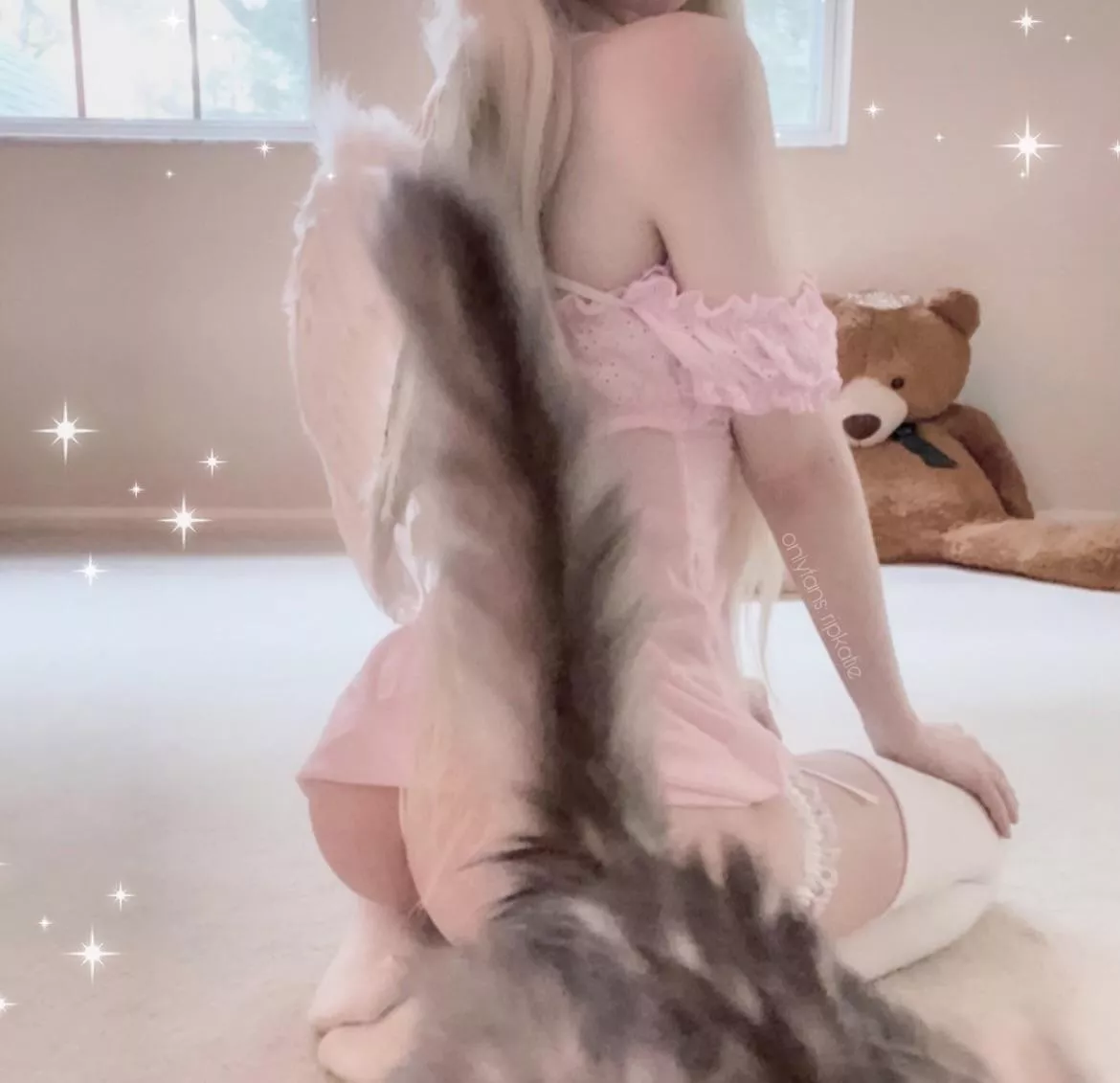 there’s currently 28 spots left to get 30% off my onlyfans, sub to see my cute angelic 18 year old body !! ♡ ⊹
