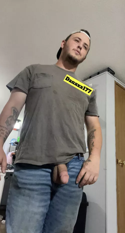 Who doesn’t love a man in uniform? 😉