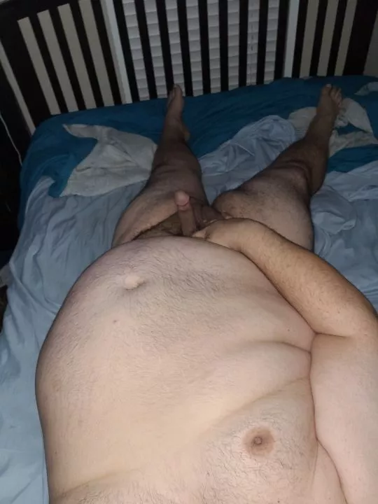 would any girls date a chubby guy like me dm me