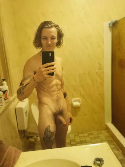 [28M, 71, 183] had to hide all my normal nudes after posting something that could have identified me, but here's another one