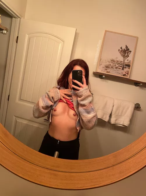 A quick flash in the mirror while people are outside :)