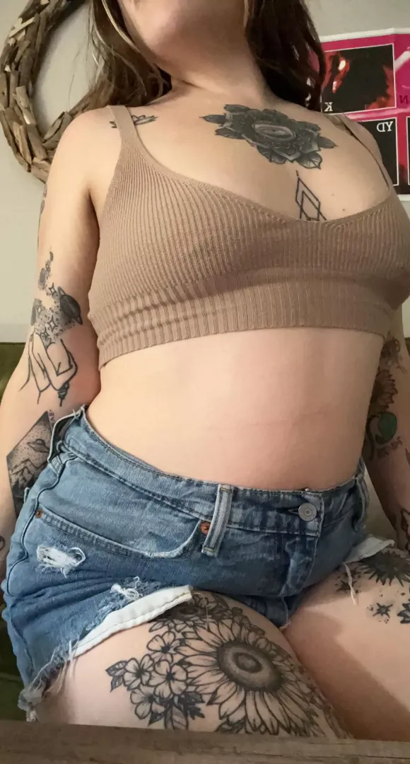 Cum get a taste of me 😈 OF in bio or msg me for content $$ 👀