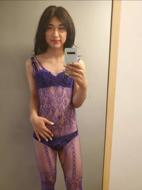 Do I look submissive and breedable😁