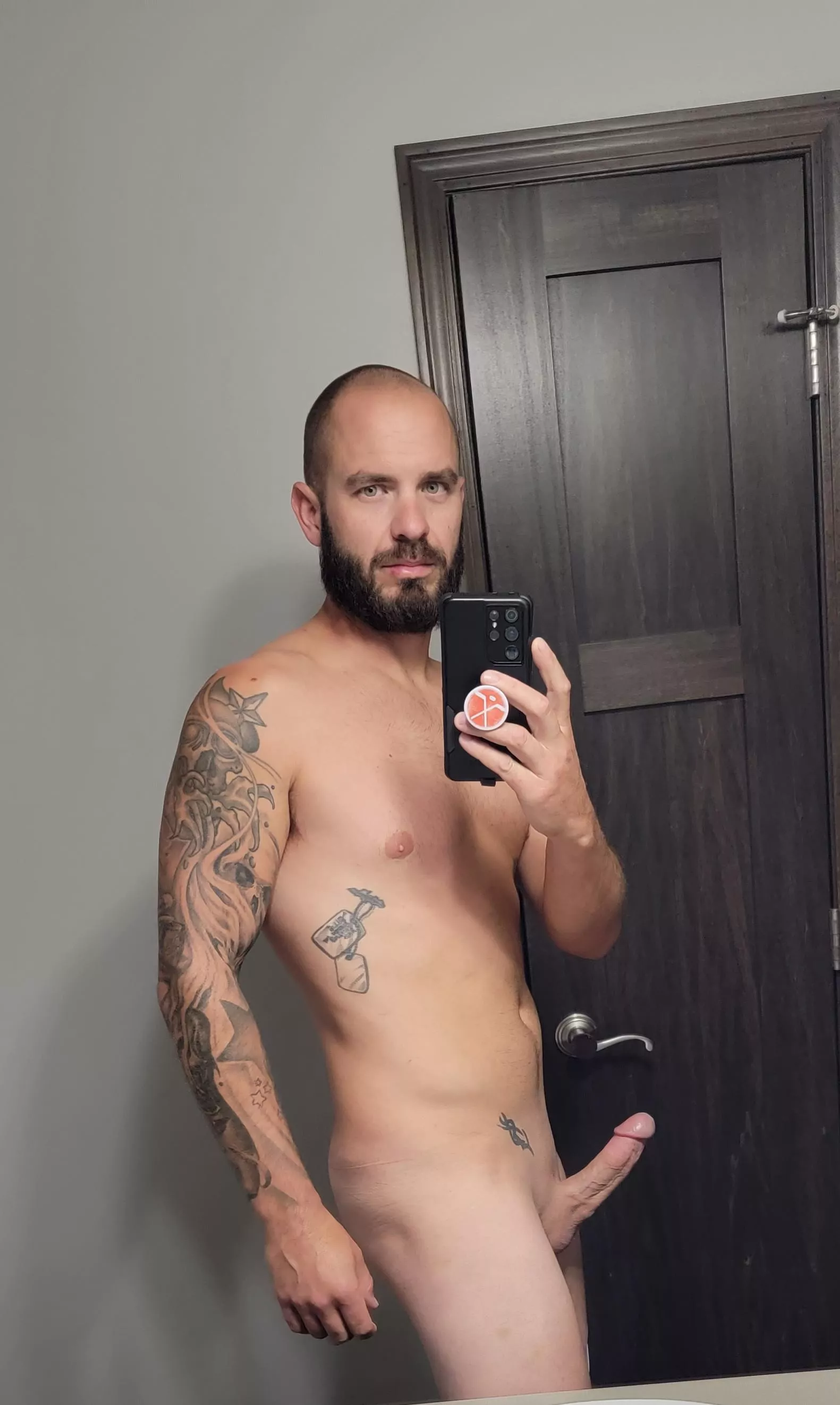 hungover and horny AF 😈