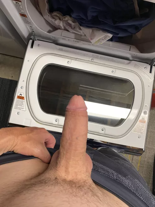 M[42] Anyone need help with some laundry? I can help 😉