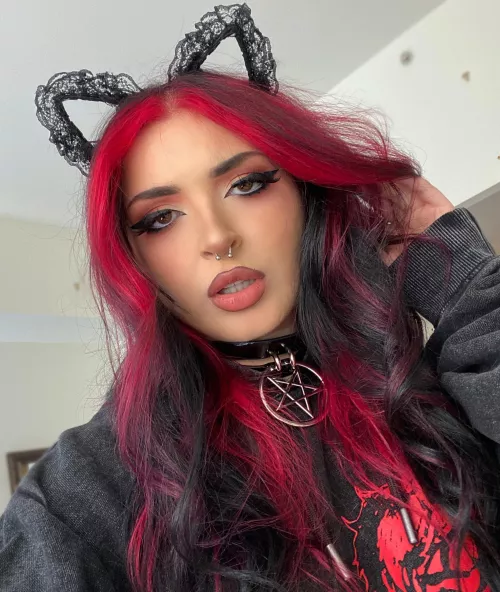 ⛓my bitch's bitch gon' bring her bitch, that shit a triple threat ⛓