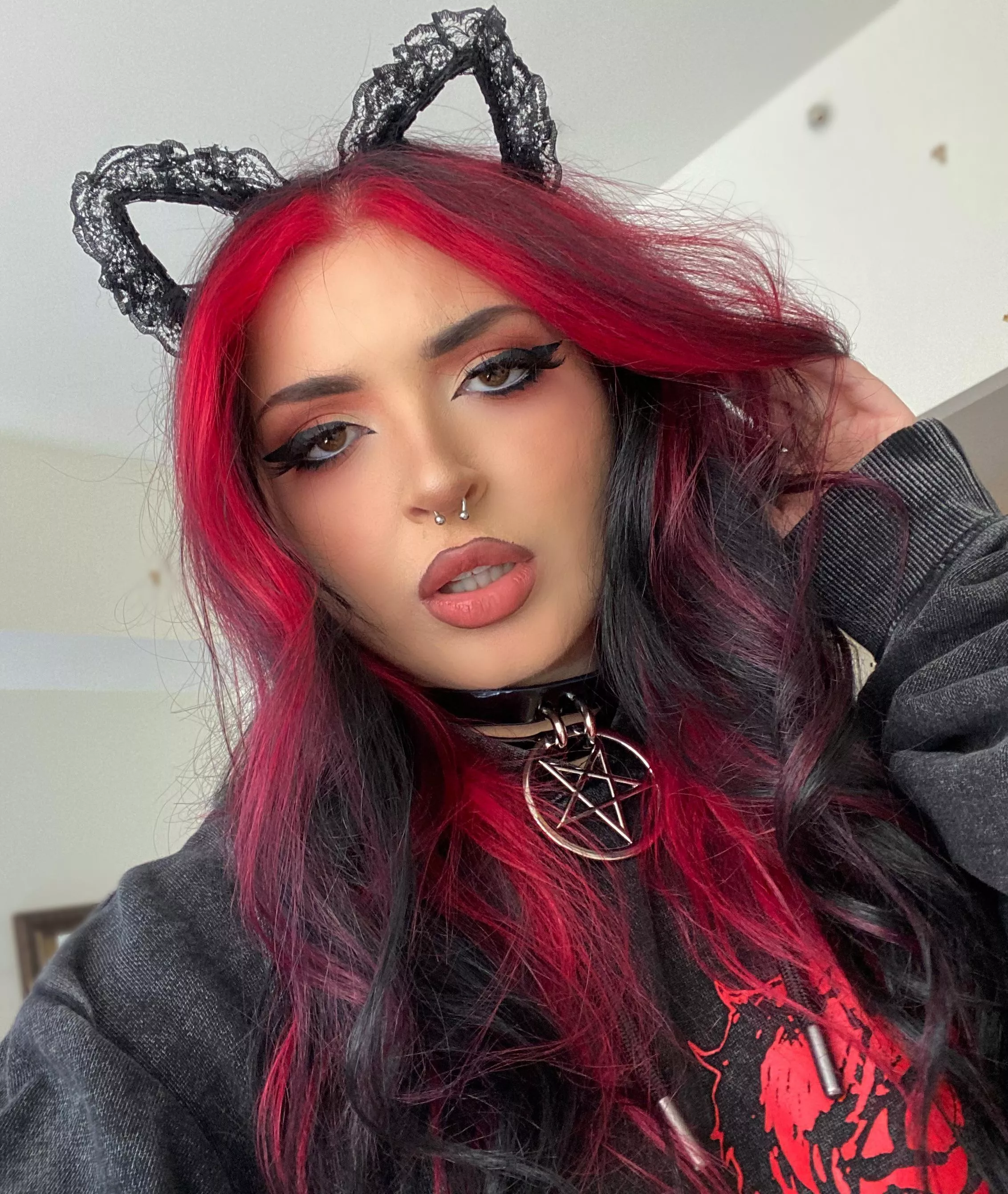 ⛓my bitch's bitch gon' bring her bitch, that shit a triple threat ⛓