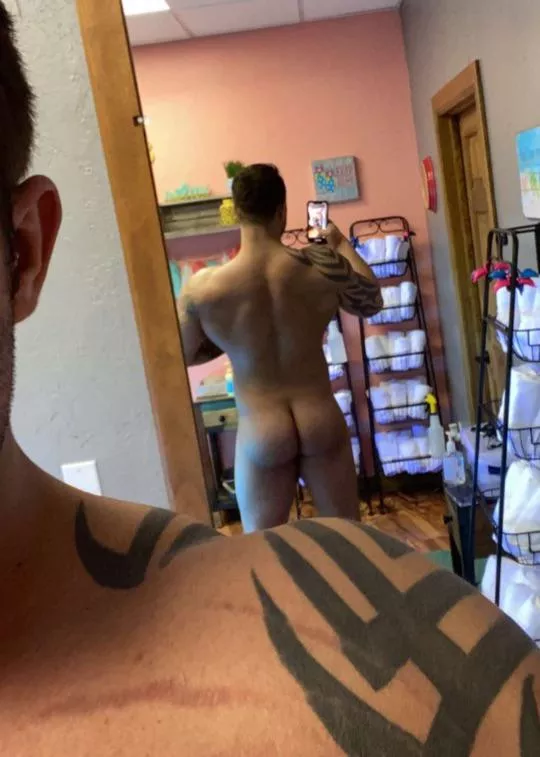 My bubble butt needs attention!!! 🥺