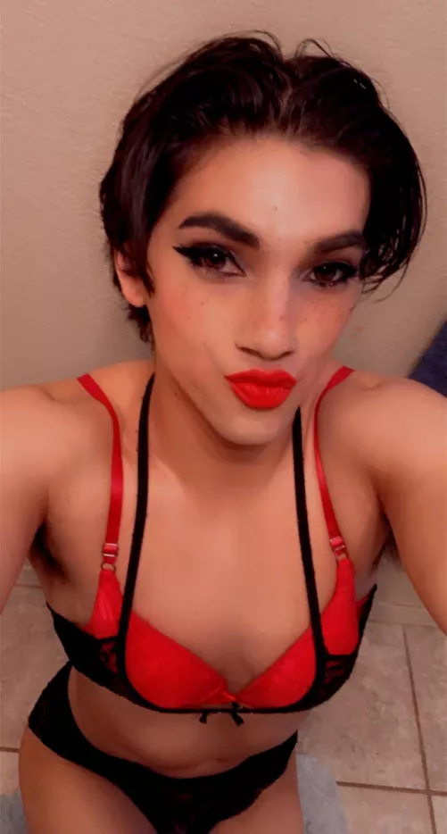 My eyes say fuck me 😏👅