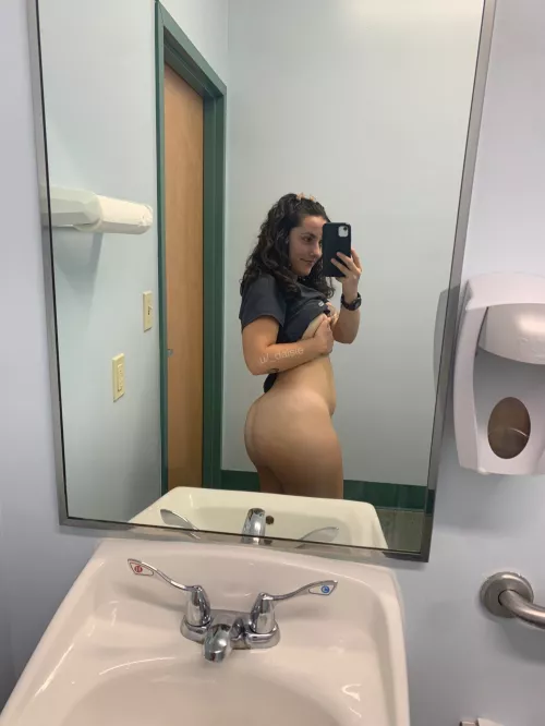 you're on a snack break, right?🍑