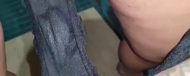 I love feeling a fresh creampie drip out of me!