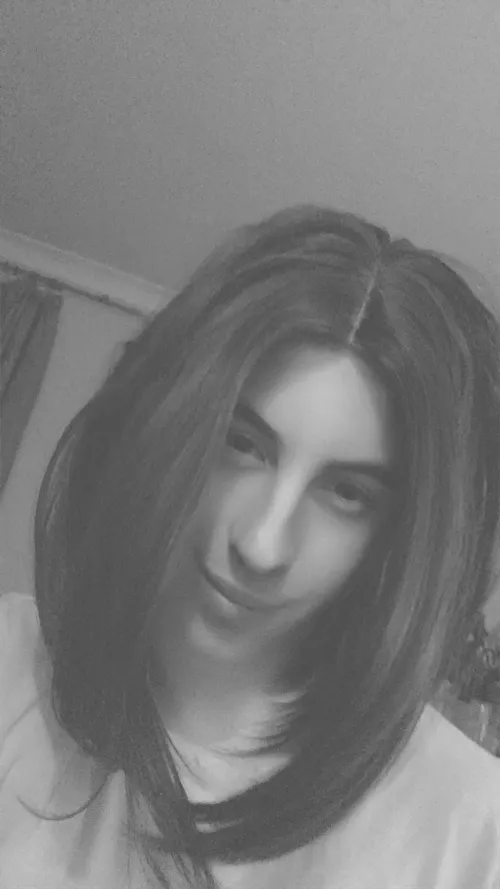 Really struggling with my confidence. Need help breaking out of the closet 🙈