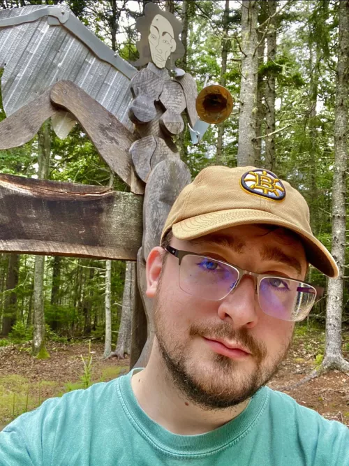 Reminded me of the vyrewatch sentinels from OSRS