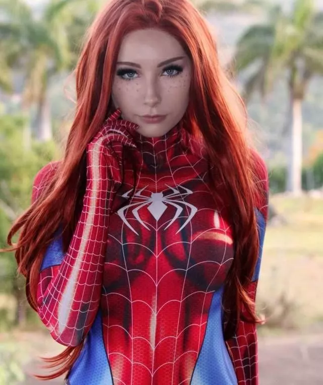 Wouldn't mind getting caught in her web. 😈