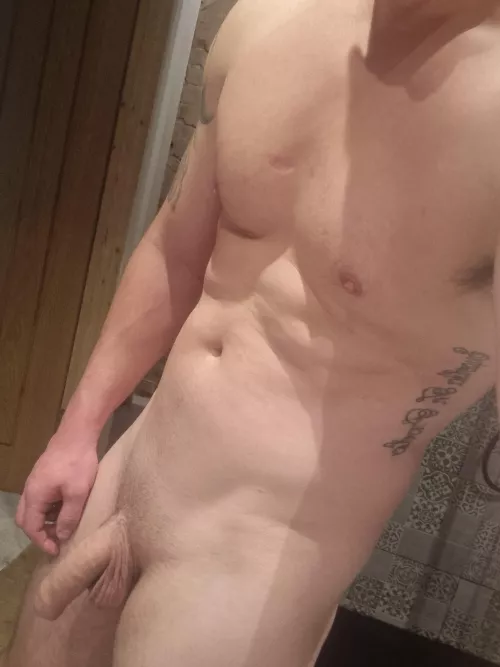 A 33 y/o Derbyshire bloke