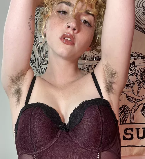 a glossy good mornin' to ya🪩