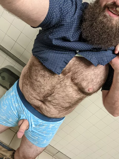 Always trying to find ways to... stick out... to new people. 😏😈