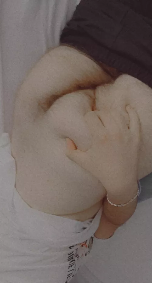 Come and insert what you want in my ass. Who is ready?