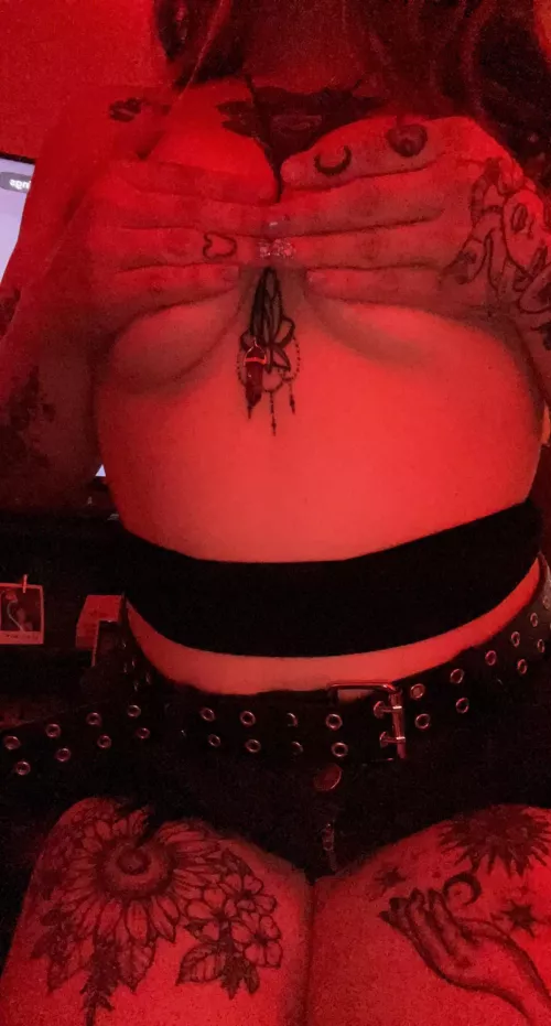 Cum get a taste of me 😈 OF in bio or msg me for content $$ 👀
