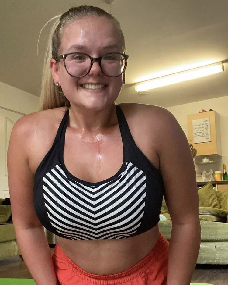 Dripping cleavage Dripping cleavage