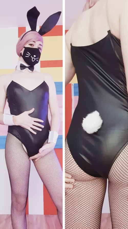 Good morning! Can I serve you some special meal to start your day? ☀ Or would you serve me instead? 😈