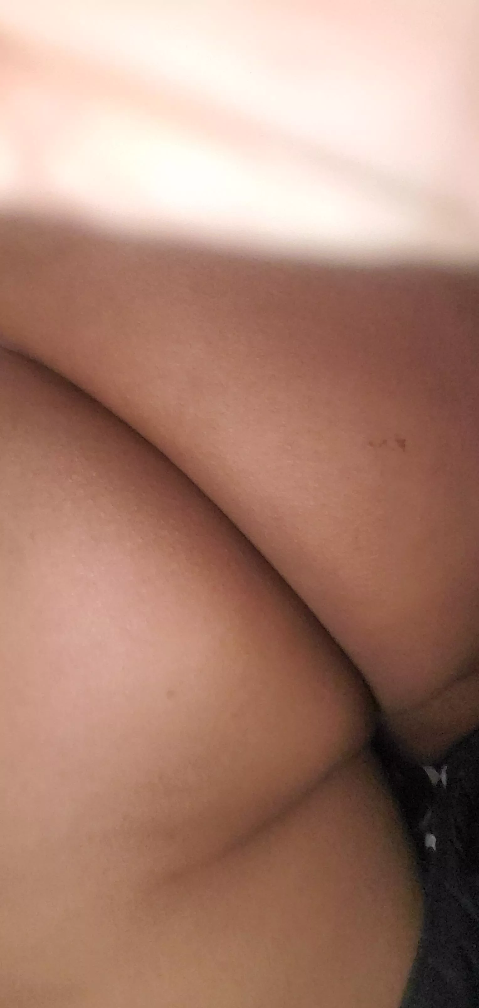 here's my ass so you can masturbate to it 😘