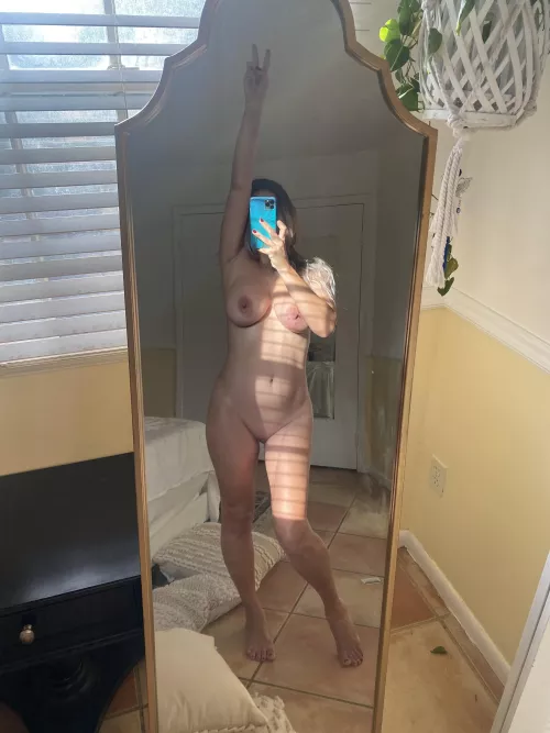 I told my priest that I post nudes on Reddit and he said, Of course you do lol