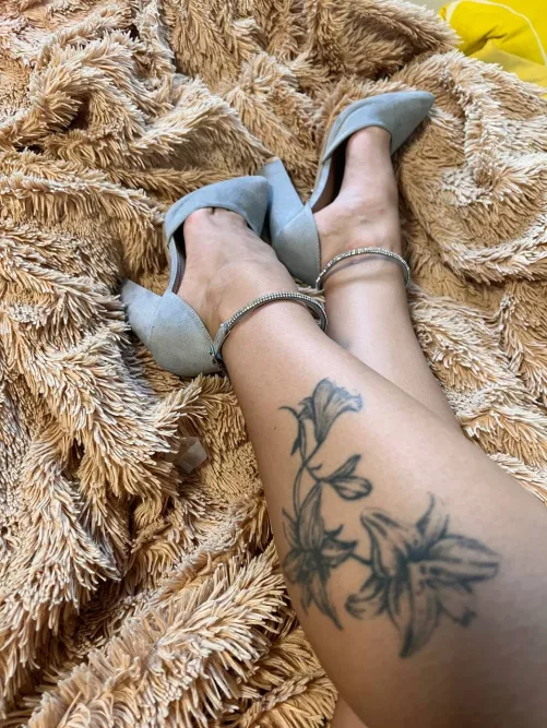 i wish i was able to share my fantasies about you and my feet, or...?