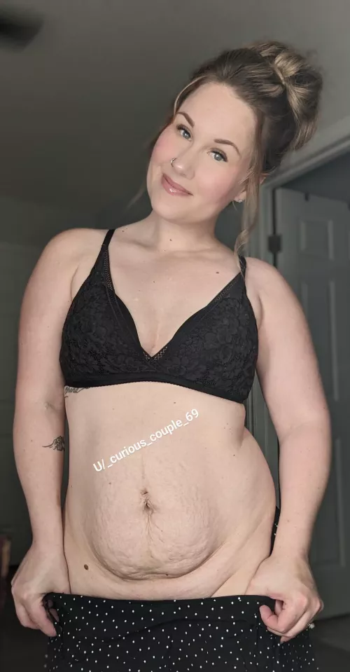 No panties under a summer dress is the only way to beat the heat for this mama 😘🤫