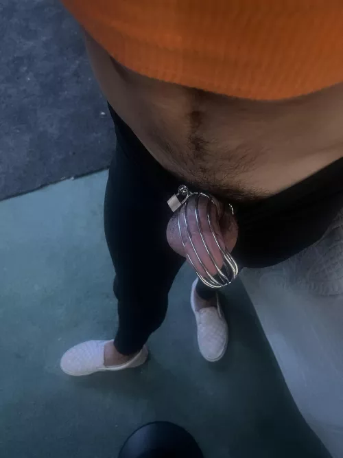 22M wanna see me get pegged by my gf?well ill be posting a video soon on my Free OF tonight,meantime come ask me special requests