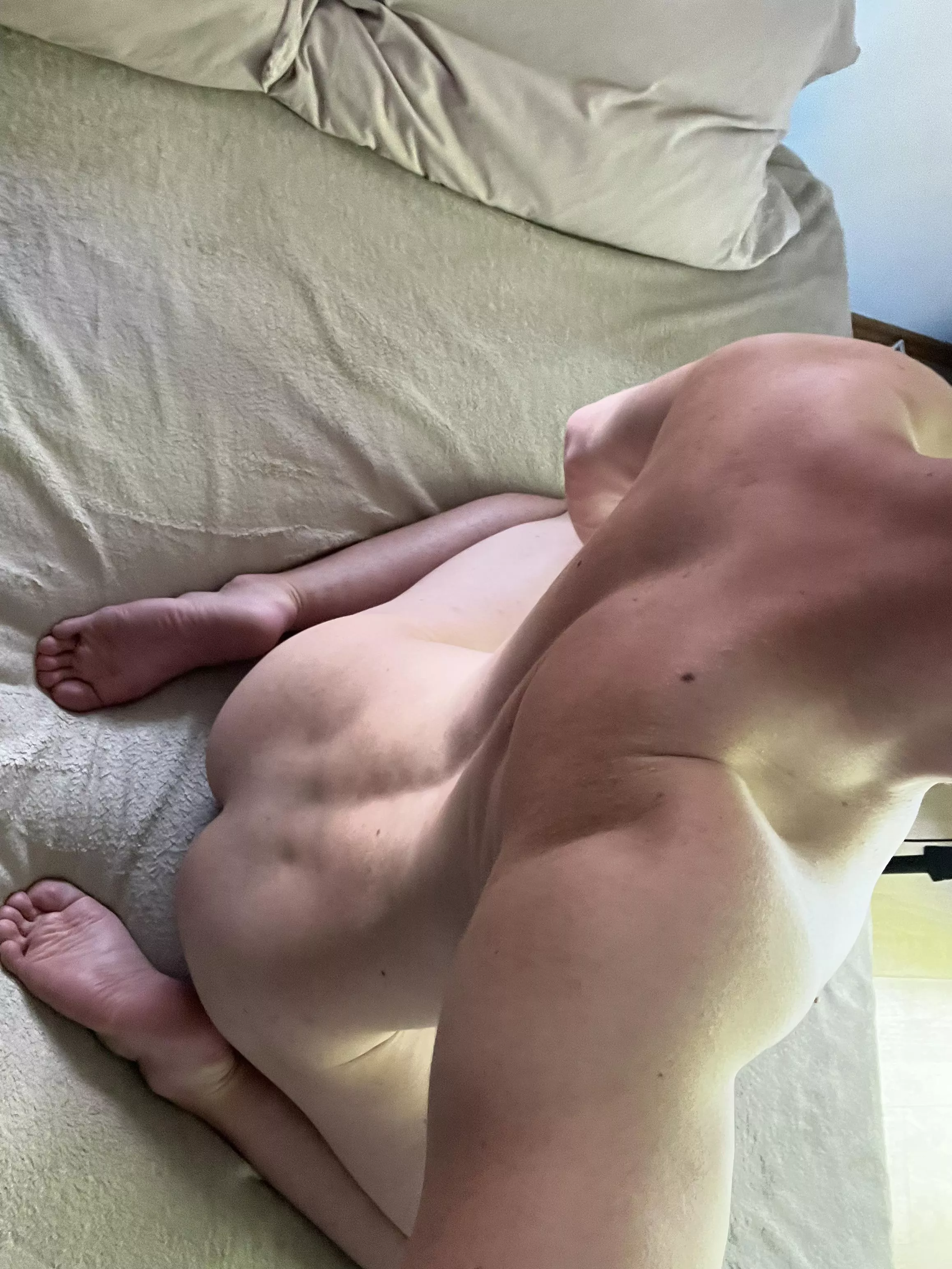 [24] Am I boyfriend material? 🥺