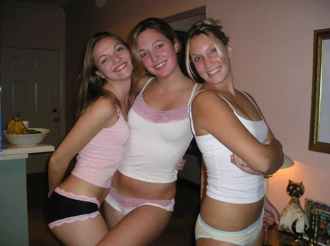 [3] Natural cuties, who's underwear are you peeling off?