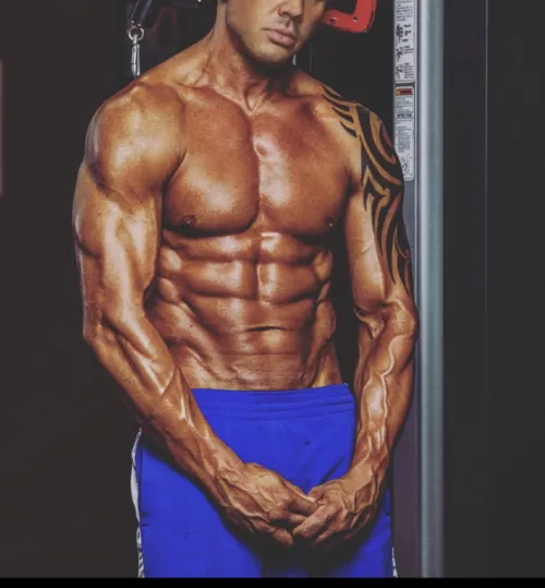 35 M North NJ area. Looking for sexy hotwifes after Labor Day . Weekends are best.