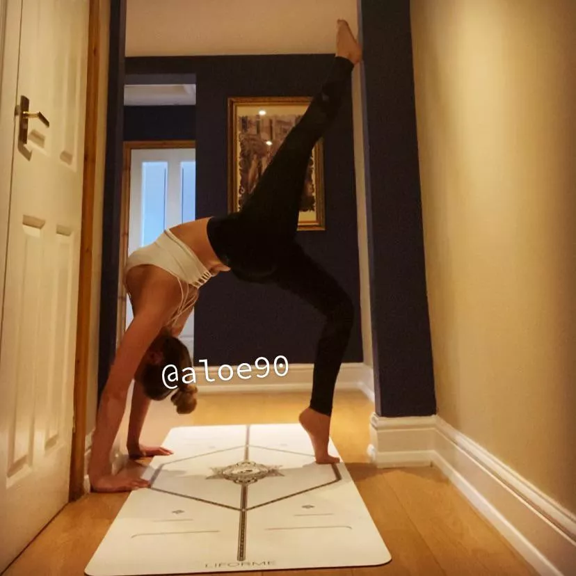 Back bend/chest opening 🙏🌸