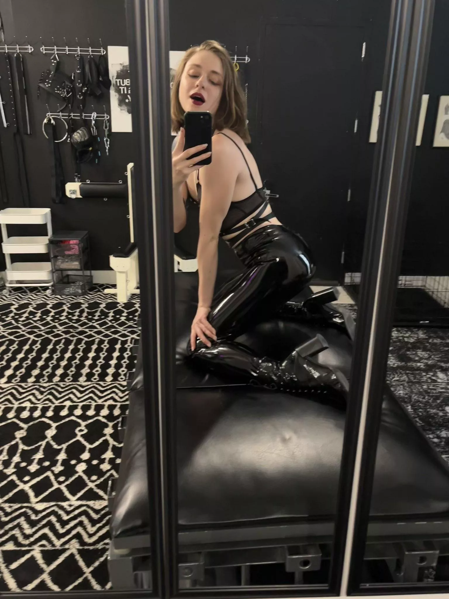 Feeling slippery and shiny today, how about you? 💦