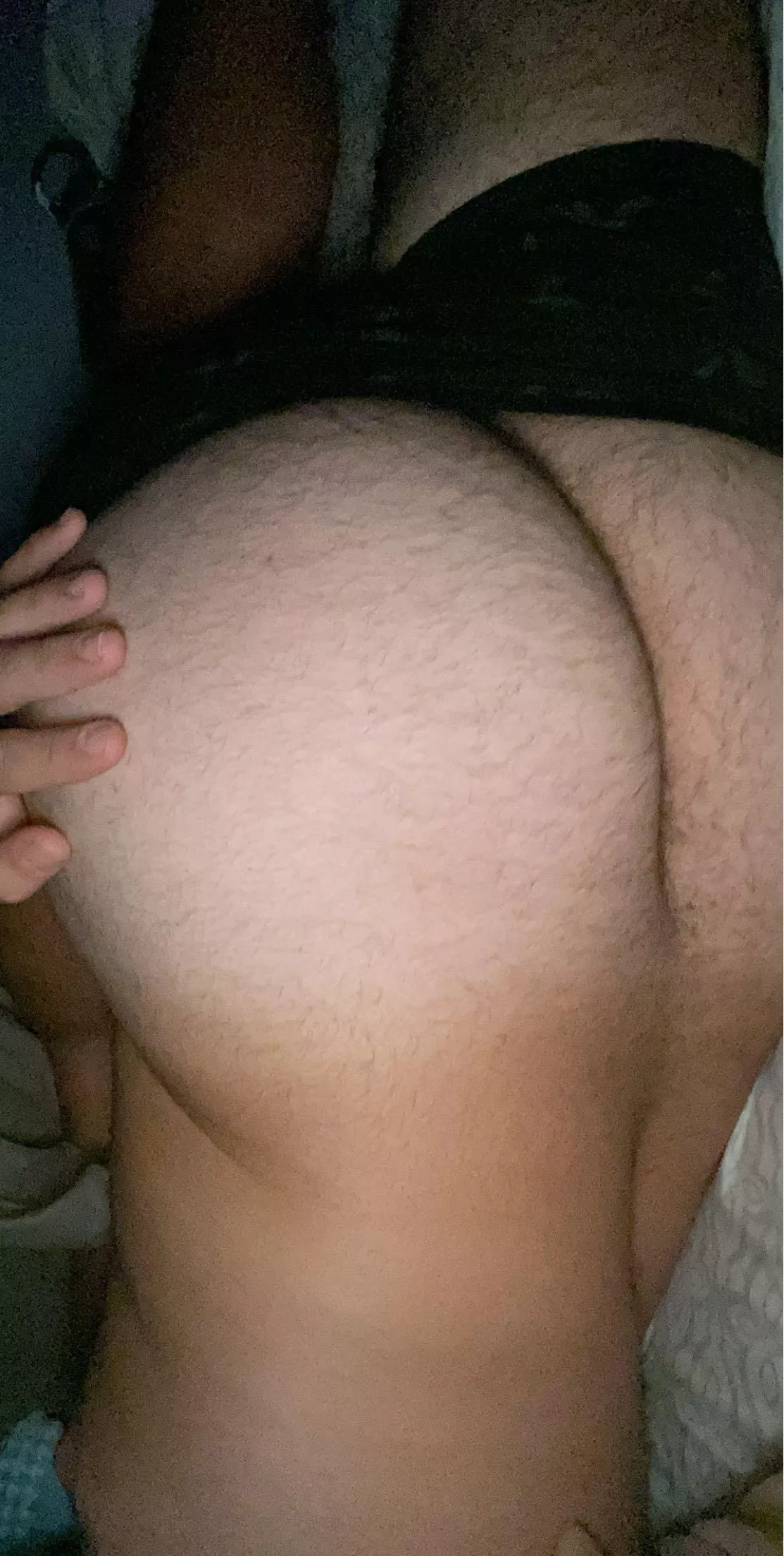 I need someone to come eat this ass 👅