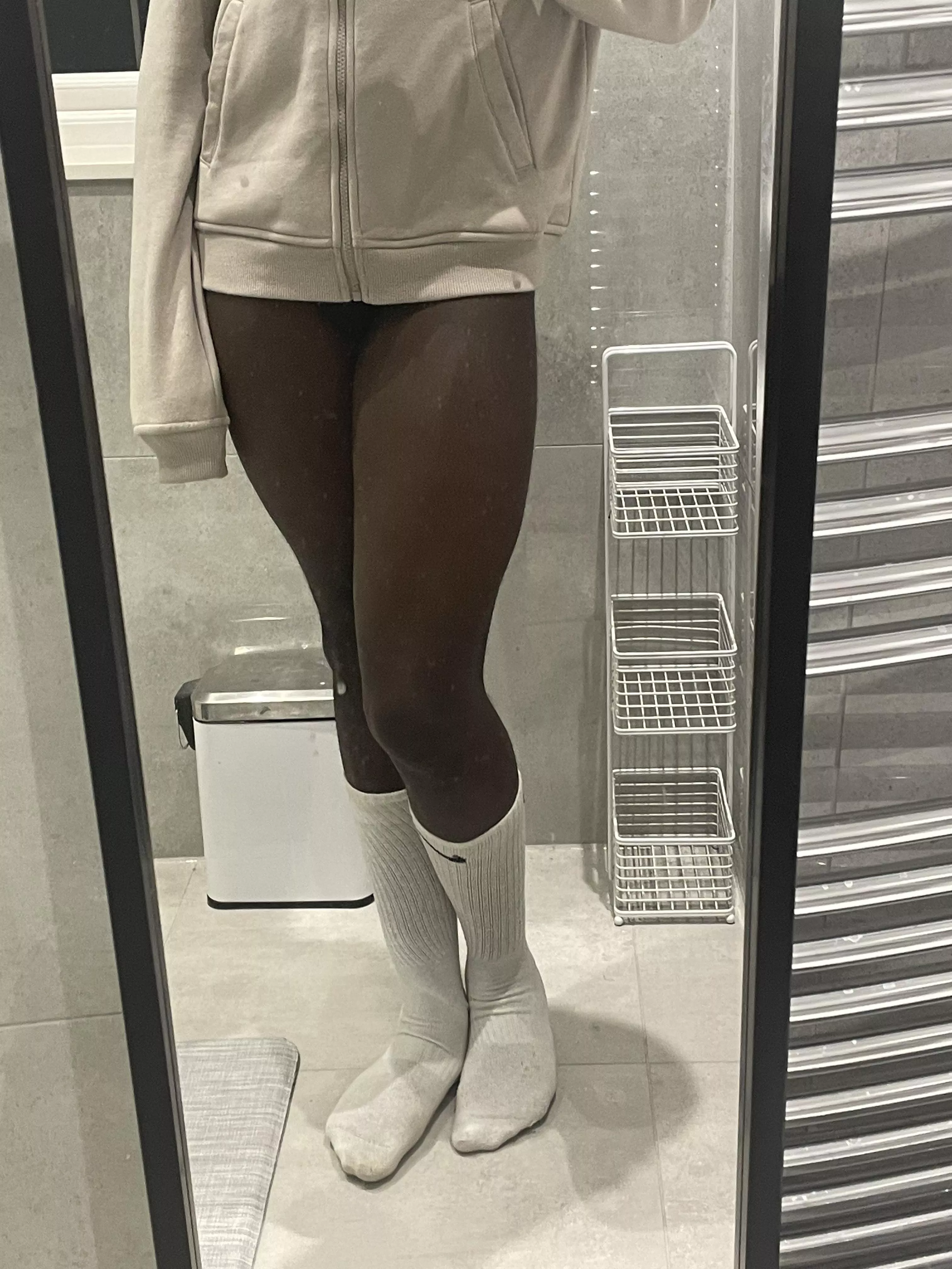 Ignore the dirty mirror ❤️‍🩹🤎