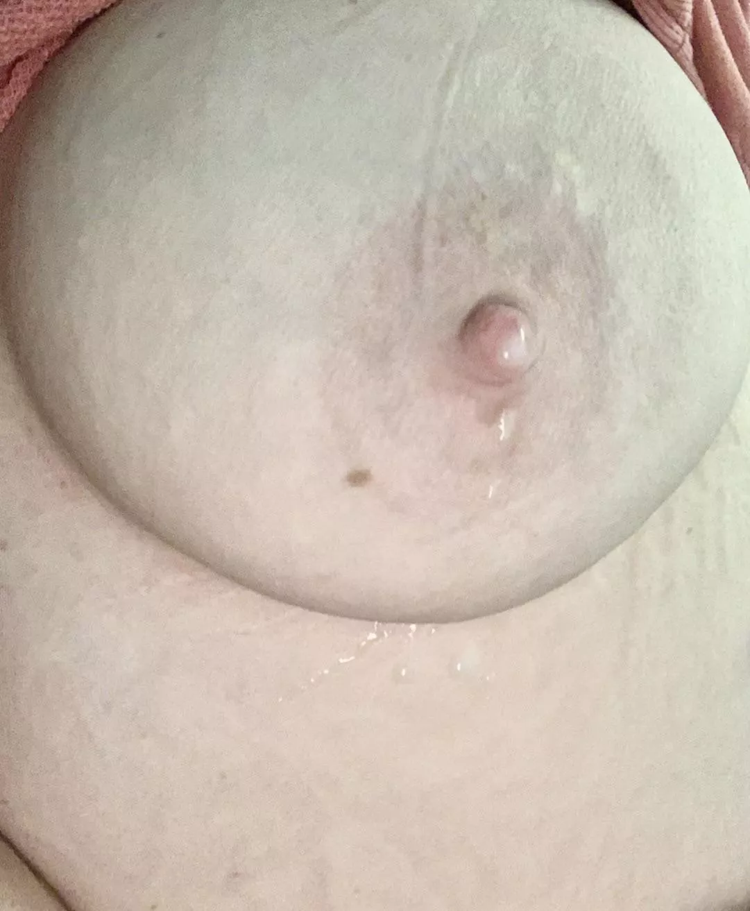 Little drip for wet Wednesday! 👅 Little drip for wet Wednesday! 👅