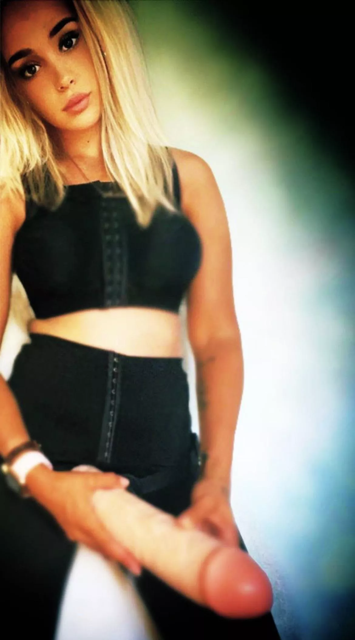 My cock is much bigger than any of your sluts clittys 🥰💦🍆😝