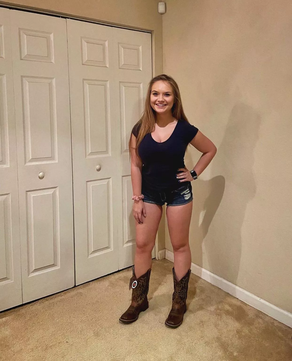 My little 19yo slut. Have plenty of pics / vids. Dm with a sample of similar. Not tele / Kik. Must show face also. We’re real and you should be also.