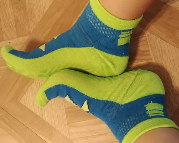 [selling] smelly server/gym socks ready to be worn for you! start your wear today!