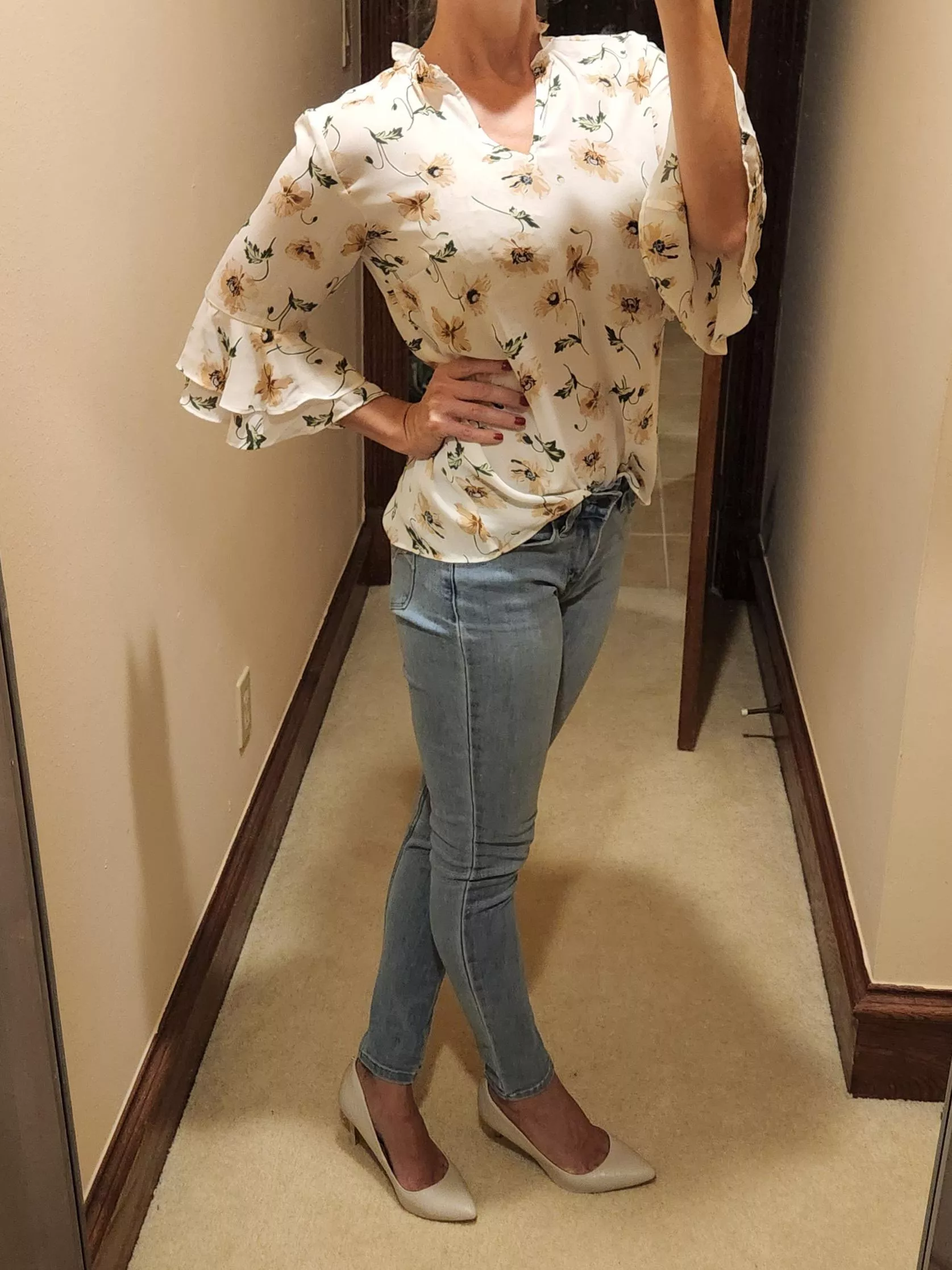 Skinny jeans are my faves 🤍 Skinny jeans are my faves 🤍