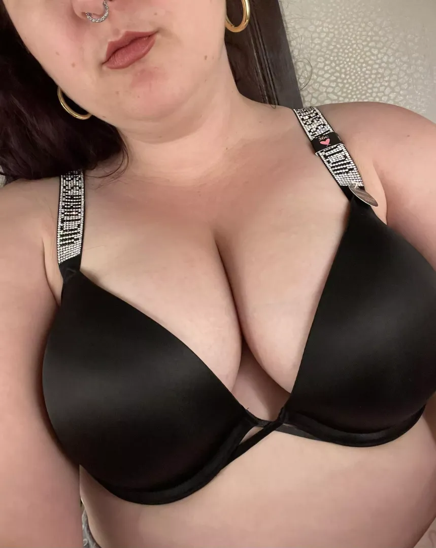 They say it adds two cup sizes. I like the sparkly straps! [F]