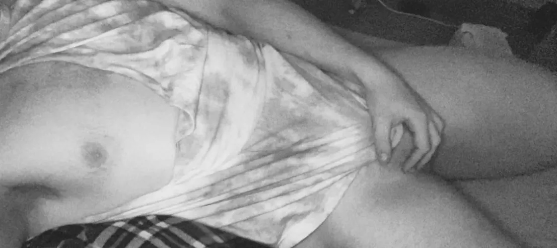 24 uk bottom. 25+ Dm me or add snap adam_j312