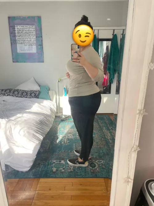 A guy got into a fender bender yesterday while I was walking because he was catcalling out the window at me ::plays Raspberries by Big Boi:: 🍇