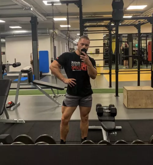 A little workout before heading to work. Have a great day, bros!