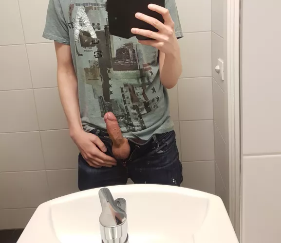 I need a blowjob 😏