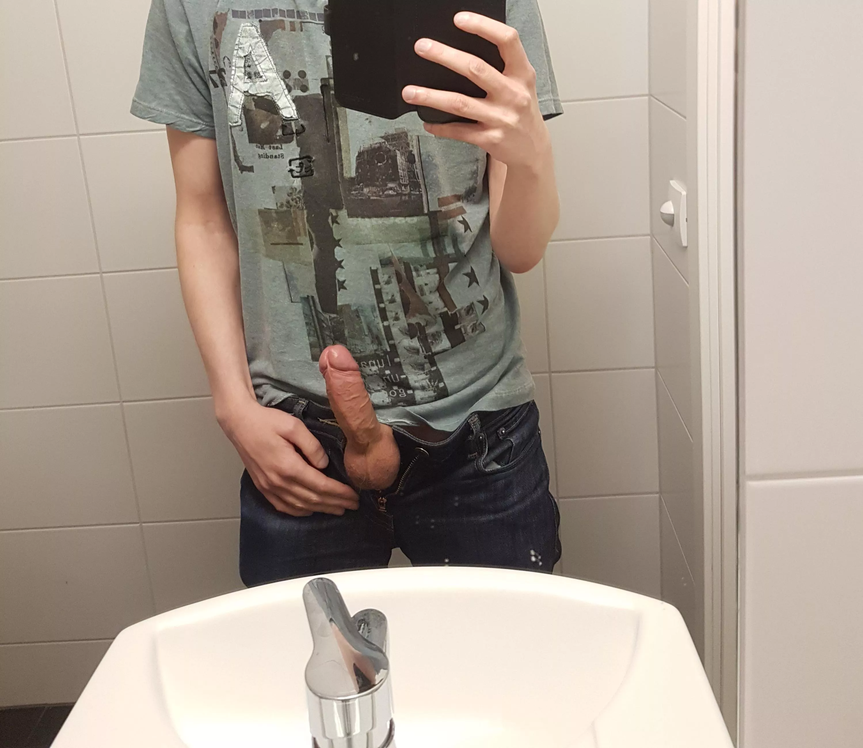 I need a blowjob 😏